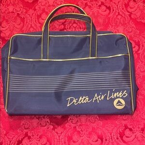 Delta airlines vintage carry-on tote about 40 years old. Never used.